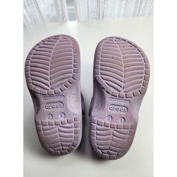 Lilac Juniors Size 1 Crocs, Slight Damage - Picture 5 of 7